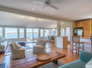 99 Chestnut Ave, Setauket, NY 11733