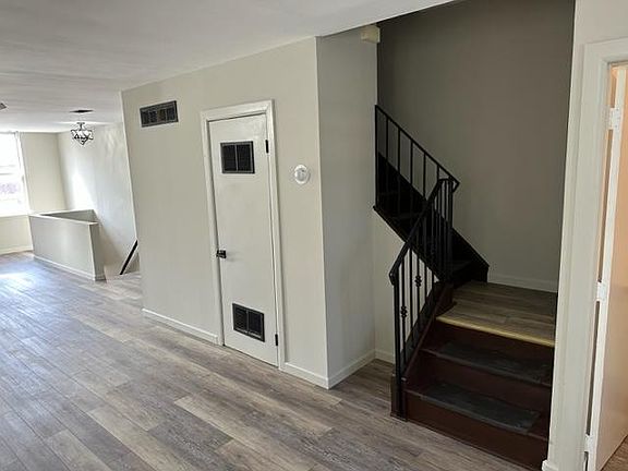 3rd image of 1931 N Croskey St