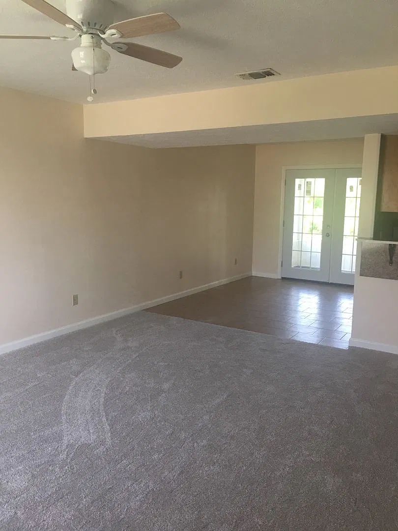 1205 Stephen Dr — Photo 3