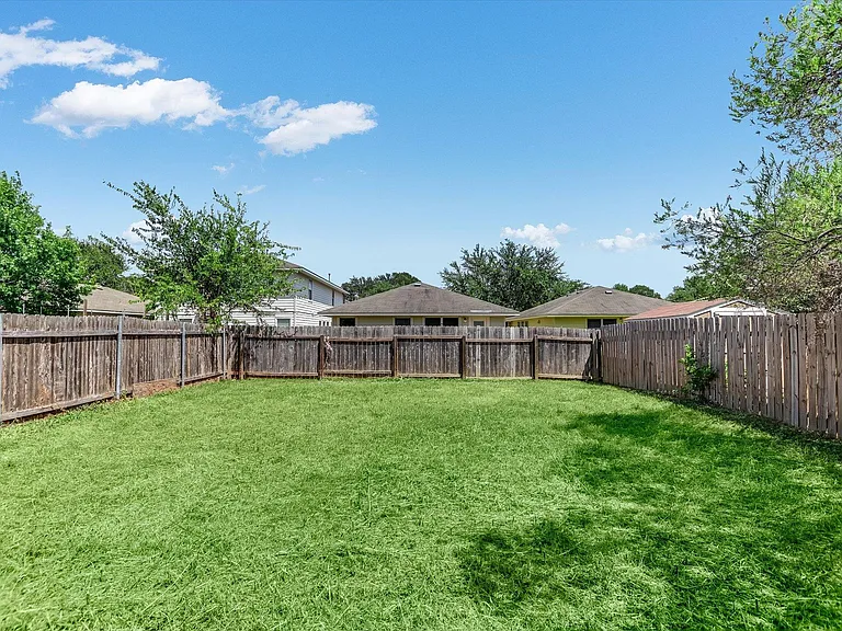3303 Barksdale Dr — Photo 18