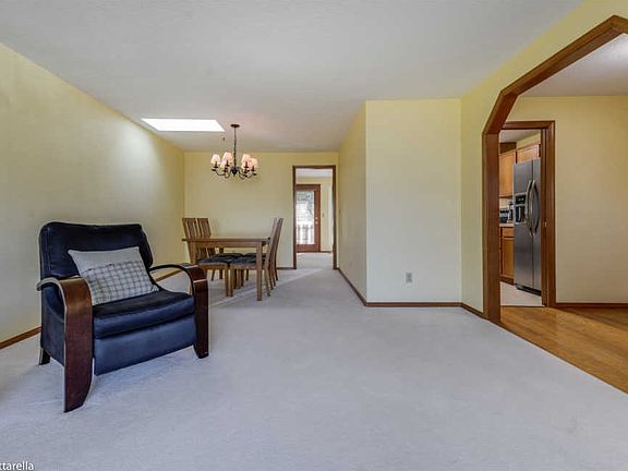 4th image of 2234 SE 74th Ave