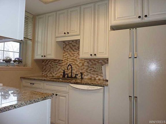 3rd image of 731 W Ferry APT 3H