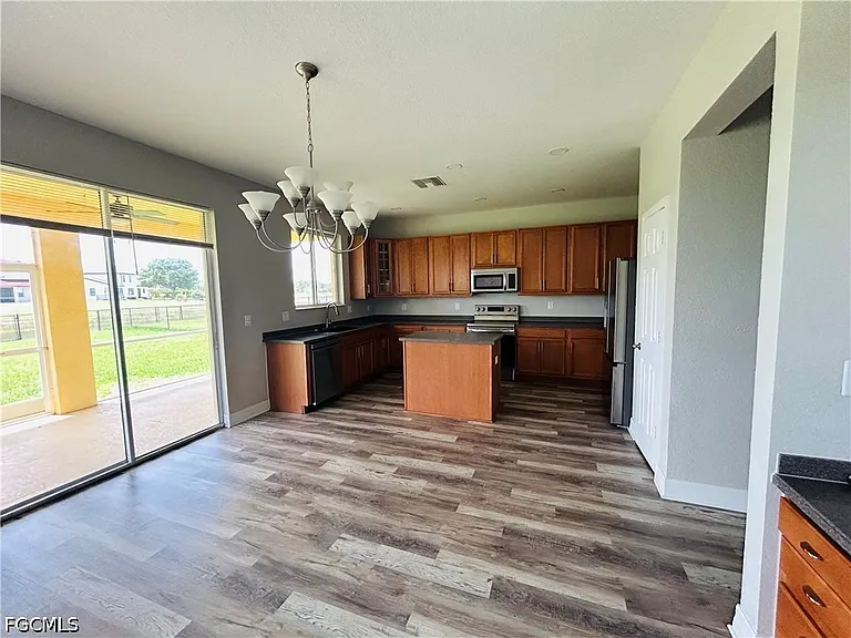 8041 Allamanda Ct — Photo 8