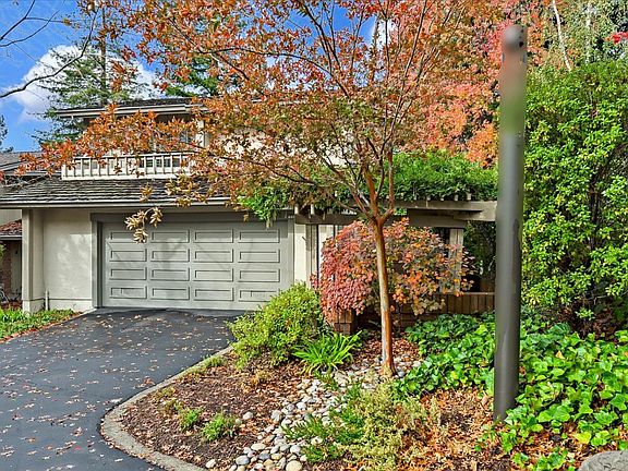 2nd image of 460 Sand Hill Cir