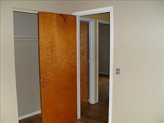 4th image of 812 W Hively Ave