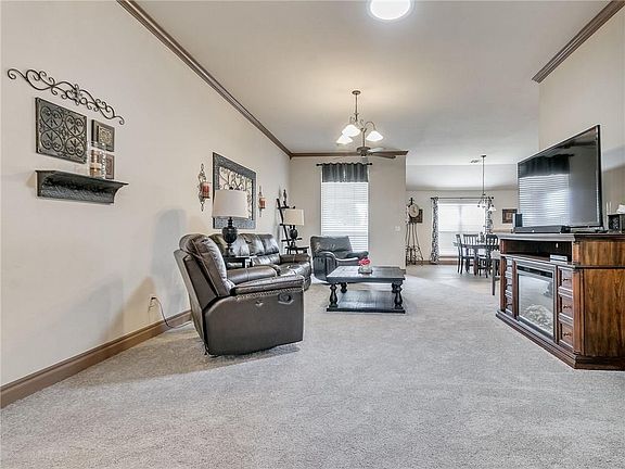 4th image of 4000 Oakbrook Dr