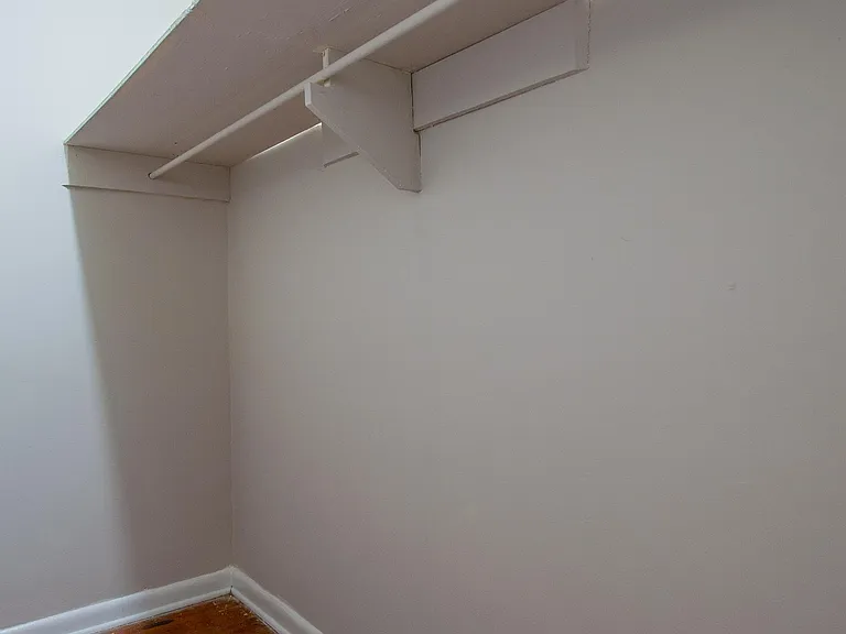 896 Greenwood Ave NE — Photo 36