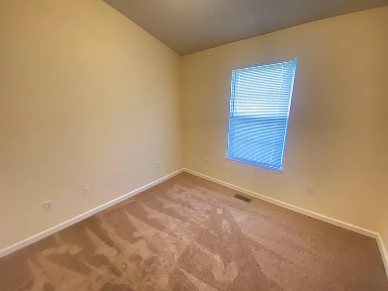 515 Dabney Dr — Photo 8