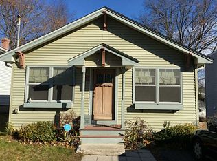 61 Clifden Ave, Cranston, RI 02905