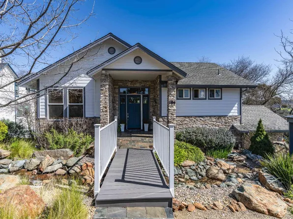 284 California Dr, Sutter Creek, CA 95685