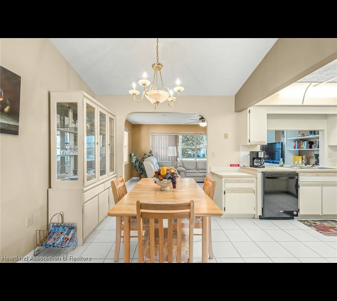 2 bed, 1325 sqft, $1,650 — Photo 4