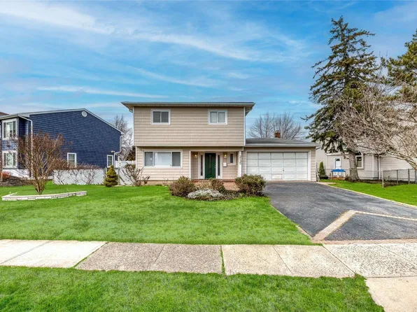 3135 Shore Road, Bellmore, NY 11710