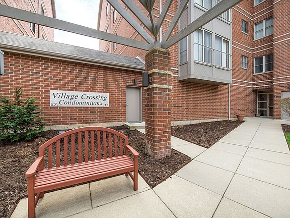 3rd image of 17 E Hattendorf Ave Unit 203