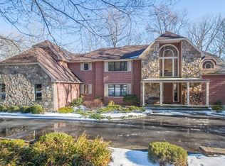 80 Bridle Path Ln, Mahwah, NJ 07430