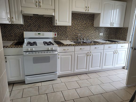 4th image of 6118 W 27th St APT 3C