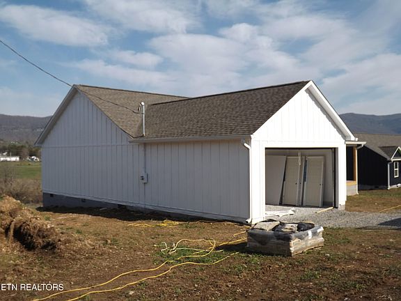 2nd image of 941 Shawanee Rd