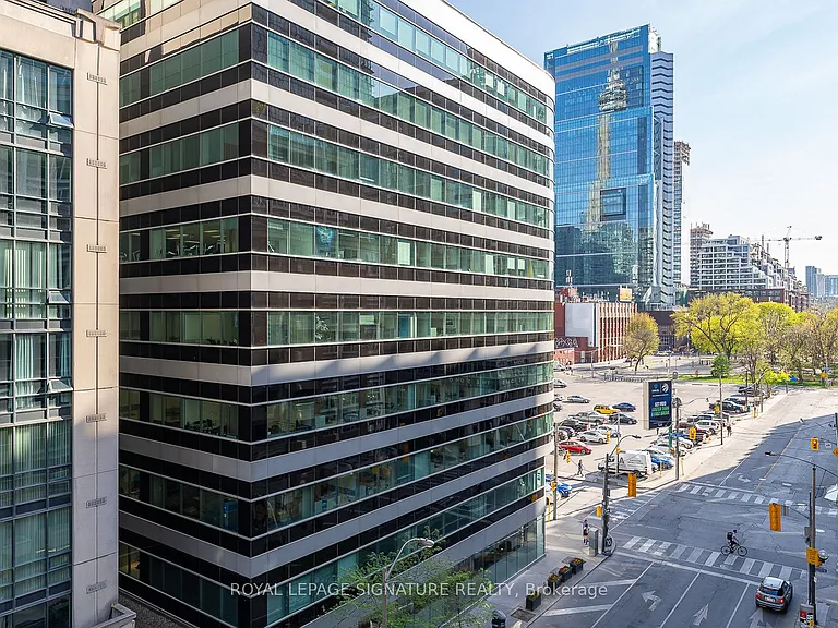 270 Wellington St W #710 — Photo 18