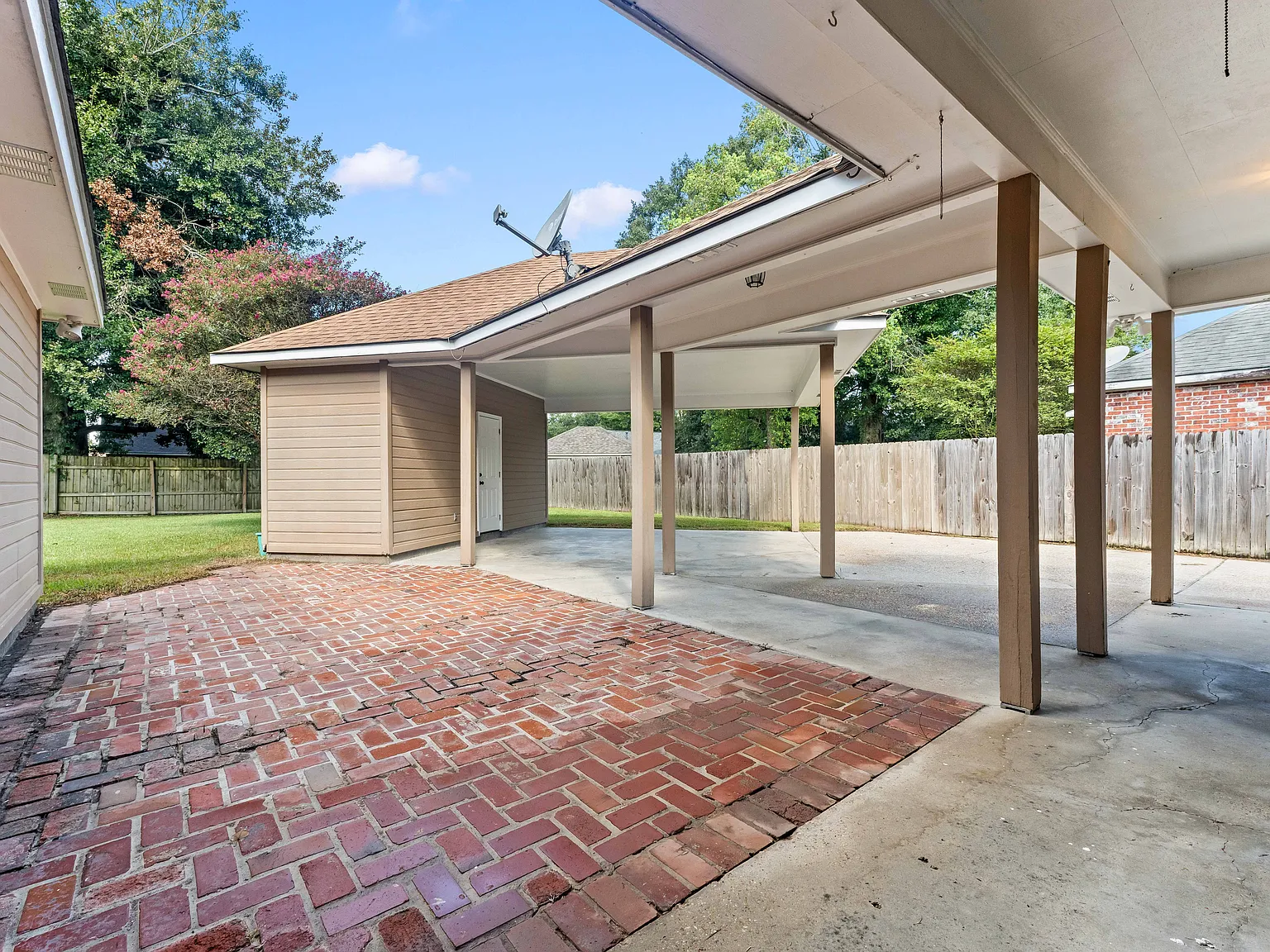 3 bed, 1689 sqft, $2,000 — Photo 3