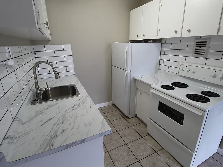 10711 103rd St NW — Photo 10