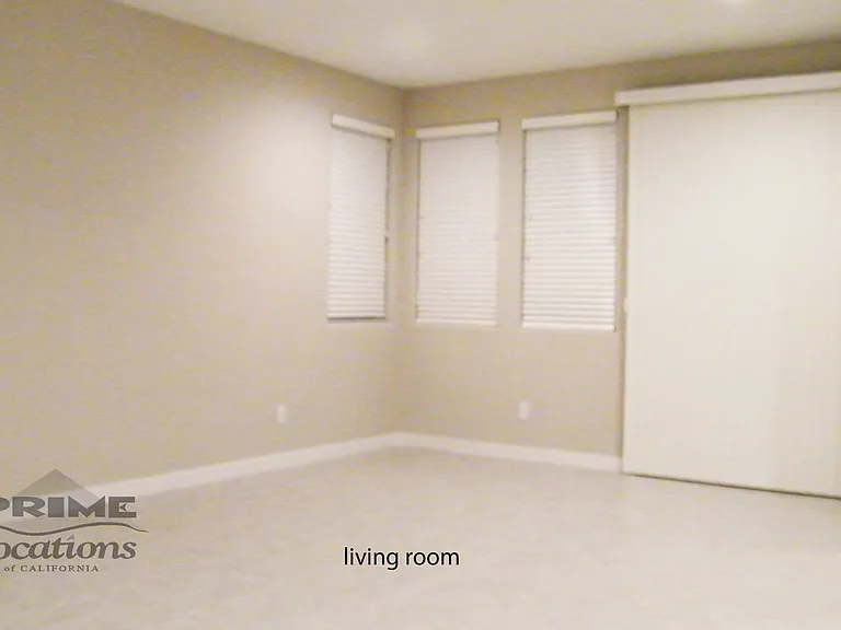 4844 Holden Dr — Photo 4