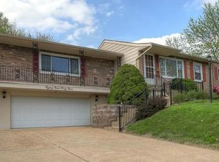 8949 Anchor Dr, Saint Louis, MO 63123
