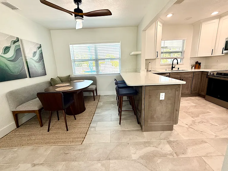 406 W Grace St — Photo 3