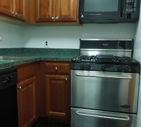 5th image of 240 E 90th St APT 2B