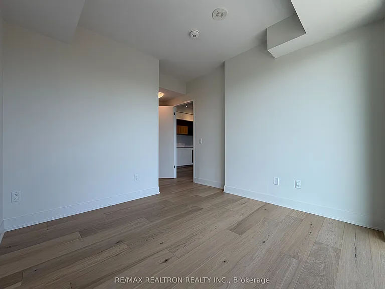 322 Dupont St #502 — Photo 17