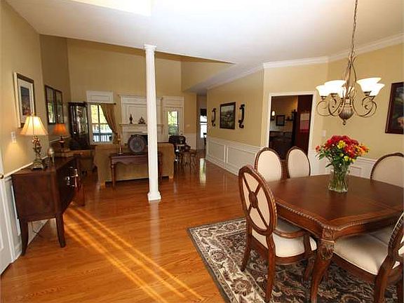 2nd image of 135 Gallant Ct