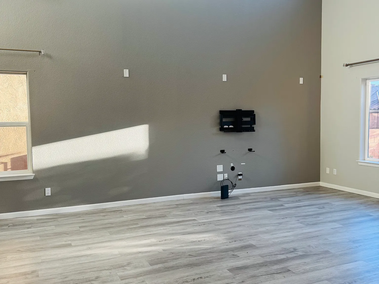 409 Vista Roja Pl NE — Photo 3