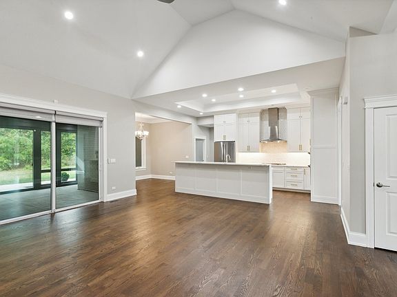 5th image of 982 Westshore Dr