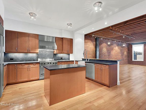 5th image of 62 Beach St APT 3