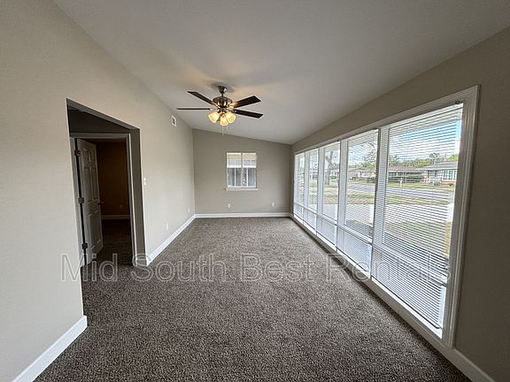2nd image of 707 Shamrock Dr