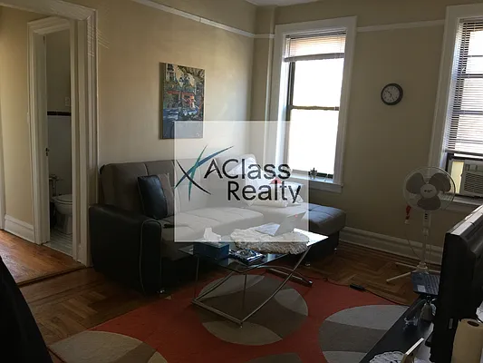 Rented by A Class Realty Long Island City LLC | media 24