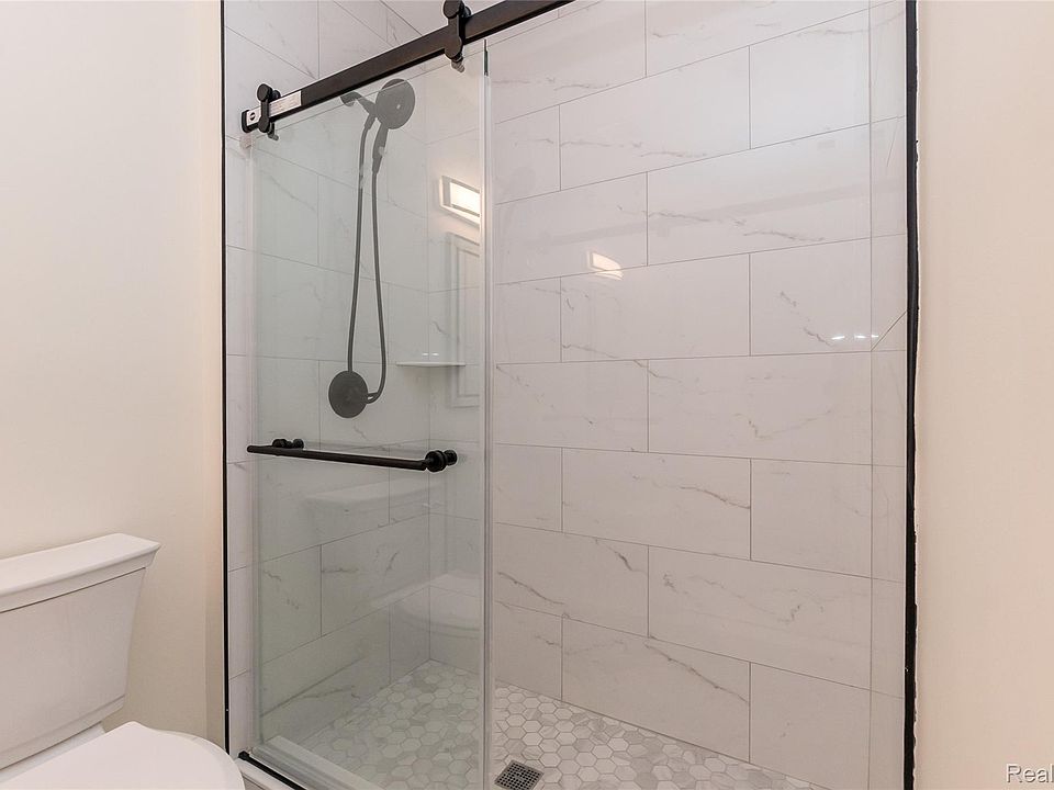 25540 Saint James, photo 26