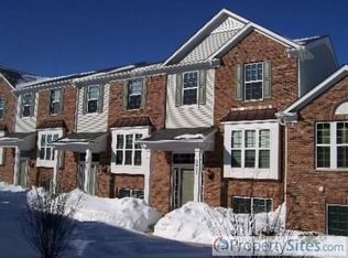 2909 Neubauer Cir, Lindenhurst, IL 60046