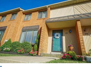 110 Caernarvon Ct, Exton, PA 19341