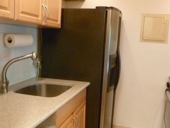 3rd image of 2 Elmwood Park Dr APT 522