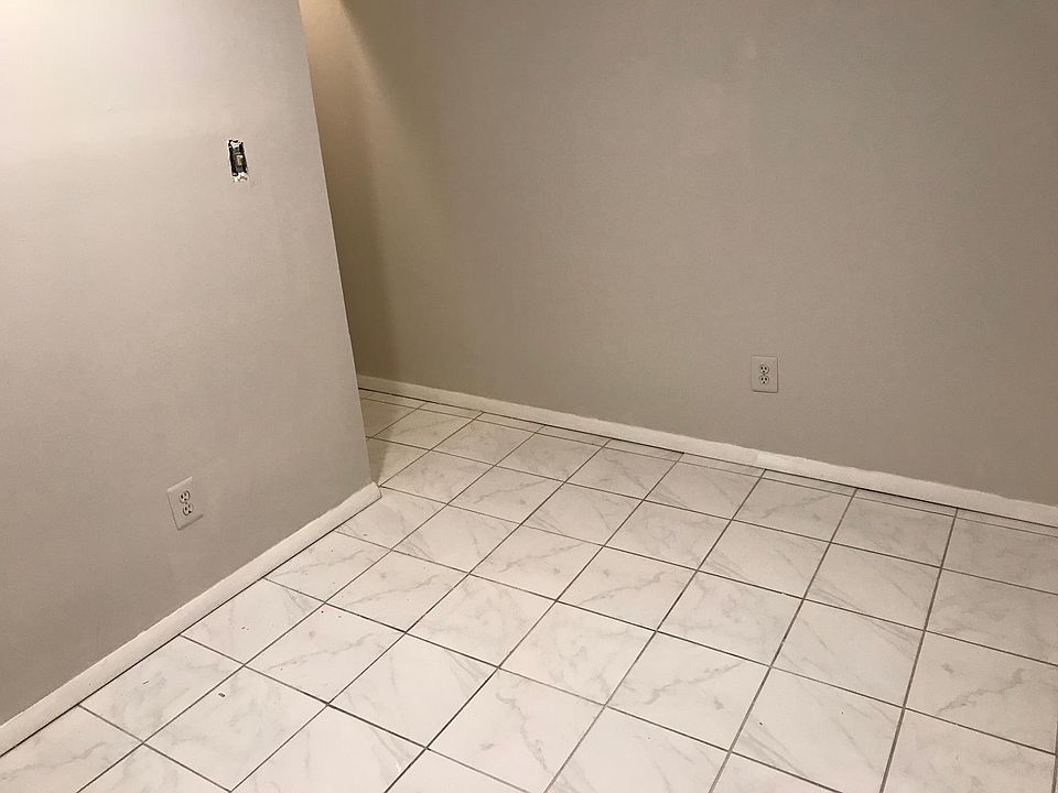 Small 2nd Bdrm or den 10x9