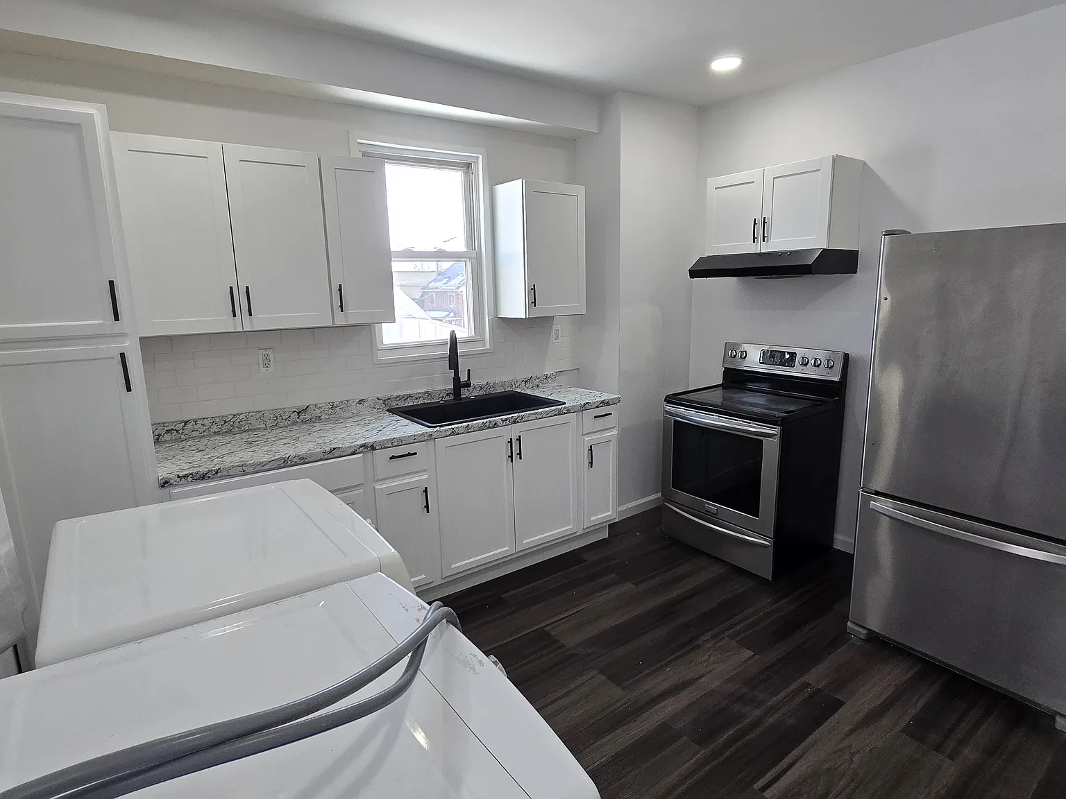 1 bed, 980 sqft, $1,000 — Photo 1