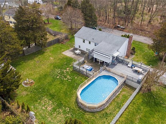 3rd image of 21 Hampton Ave