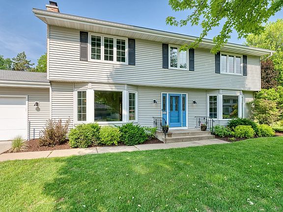 3rd image of 2161 Theresa St