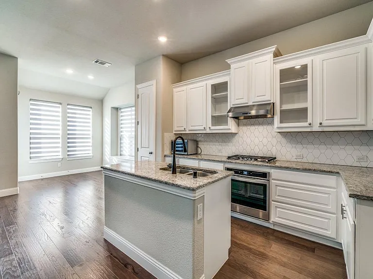 2156 Bailey St — Photo 12