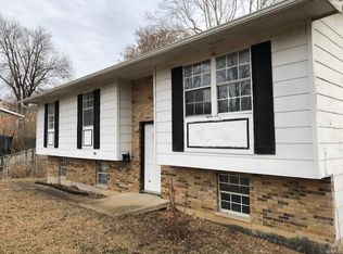705 Concord St, De Soto, MO 63020