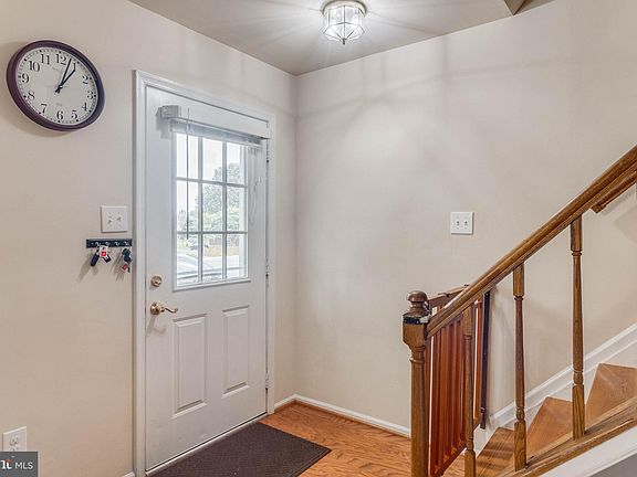 2nd image of 6921 Chiswick Ln