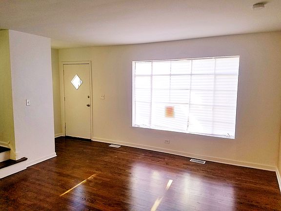 3rd image of 2544 Rose St