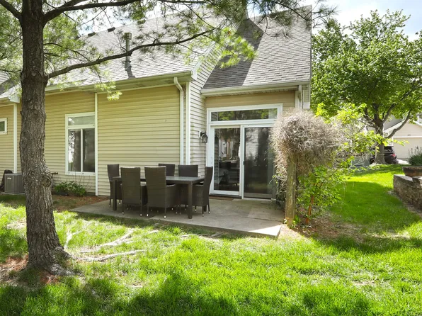 6800 Ashworth Rd Unit 301, West Des Moines, IA 50266