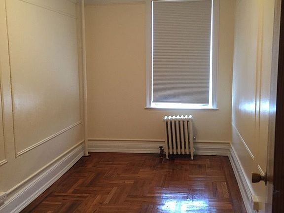 3rd image of 2462 29th St APT 2A