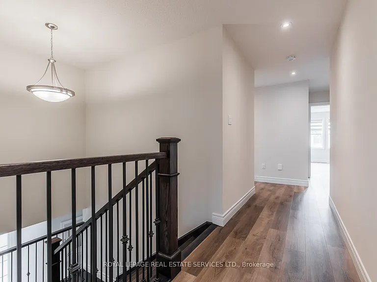 42 Beachwalk Cres — Photo 18