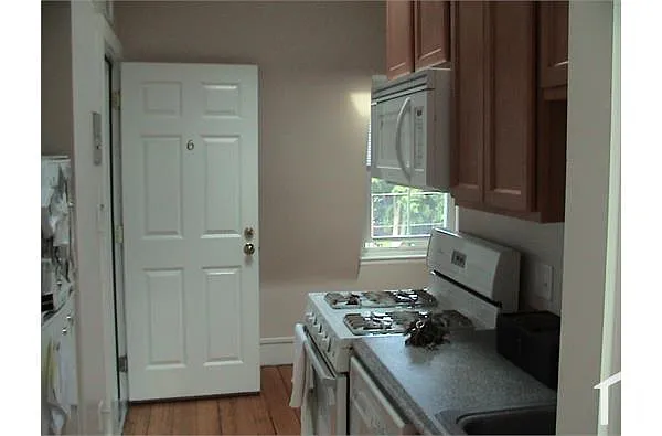Building Photo - 24 Maplewood St #5